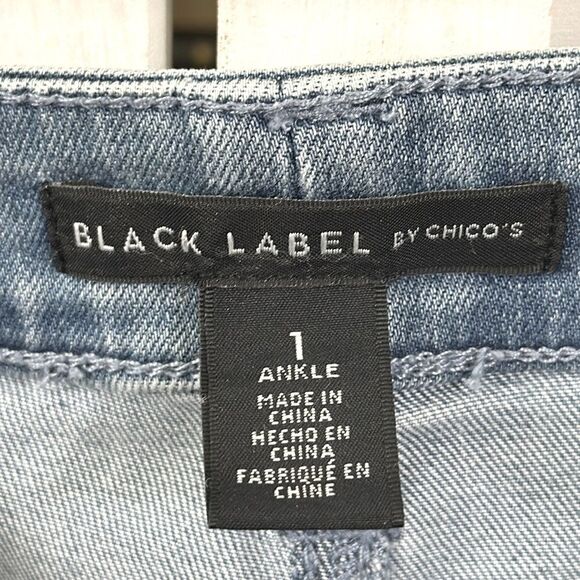 Chico's Black Label Ankle Jeans Size 1 (8) Distressed Lace - Picture 13 of 16